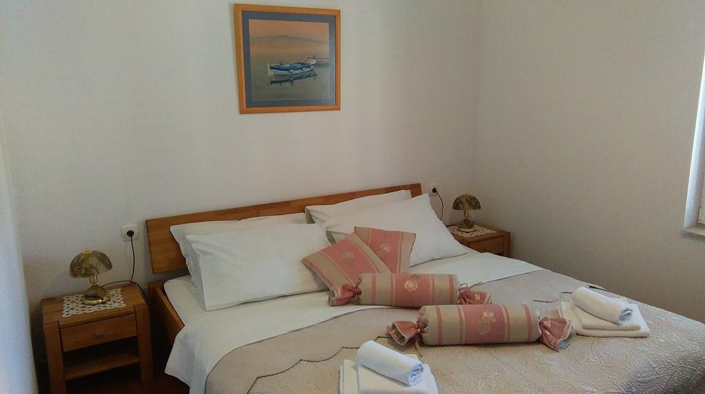 Apartment Paula Kastela Ngoại thất bức ảnh